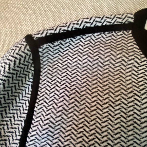 Tristan Mens Black/White Chevron Pattern Soft V-neck Cozy Knit Sweater-Sz-XL - Picture 5 of 16